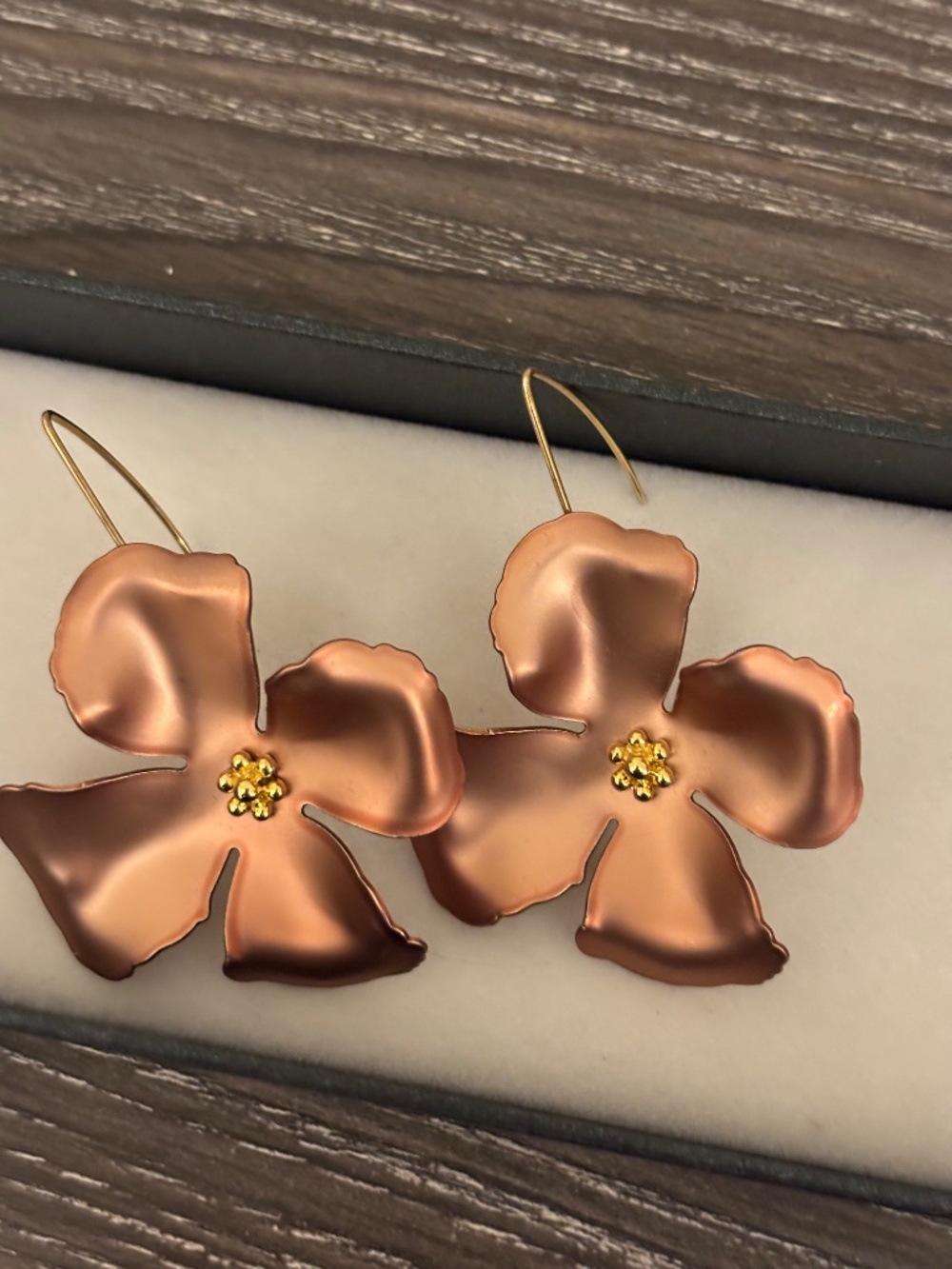 zenzii Chroma Petals 18k Plated Chain Collar Necklace and Threader Earrings Set - Picture 7 of 9